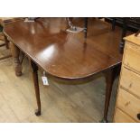 A drop leaf dining table W.122cm