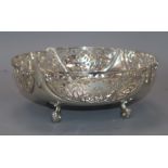 A modern pieced silver fruit bowl, Sheffield, 1964, 21.6cm, 17.5 oz.