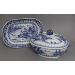 A Chinese blue and white tureen and cover and a similar dish, Qianlong tureen height 19cm