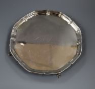 A George V silver salver, Thomas Bradbury & Sons, Sheffield, 1932, 22cm, 12 oz.