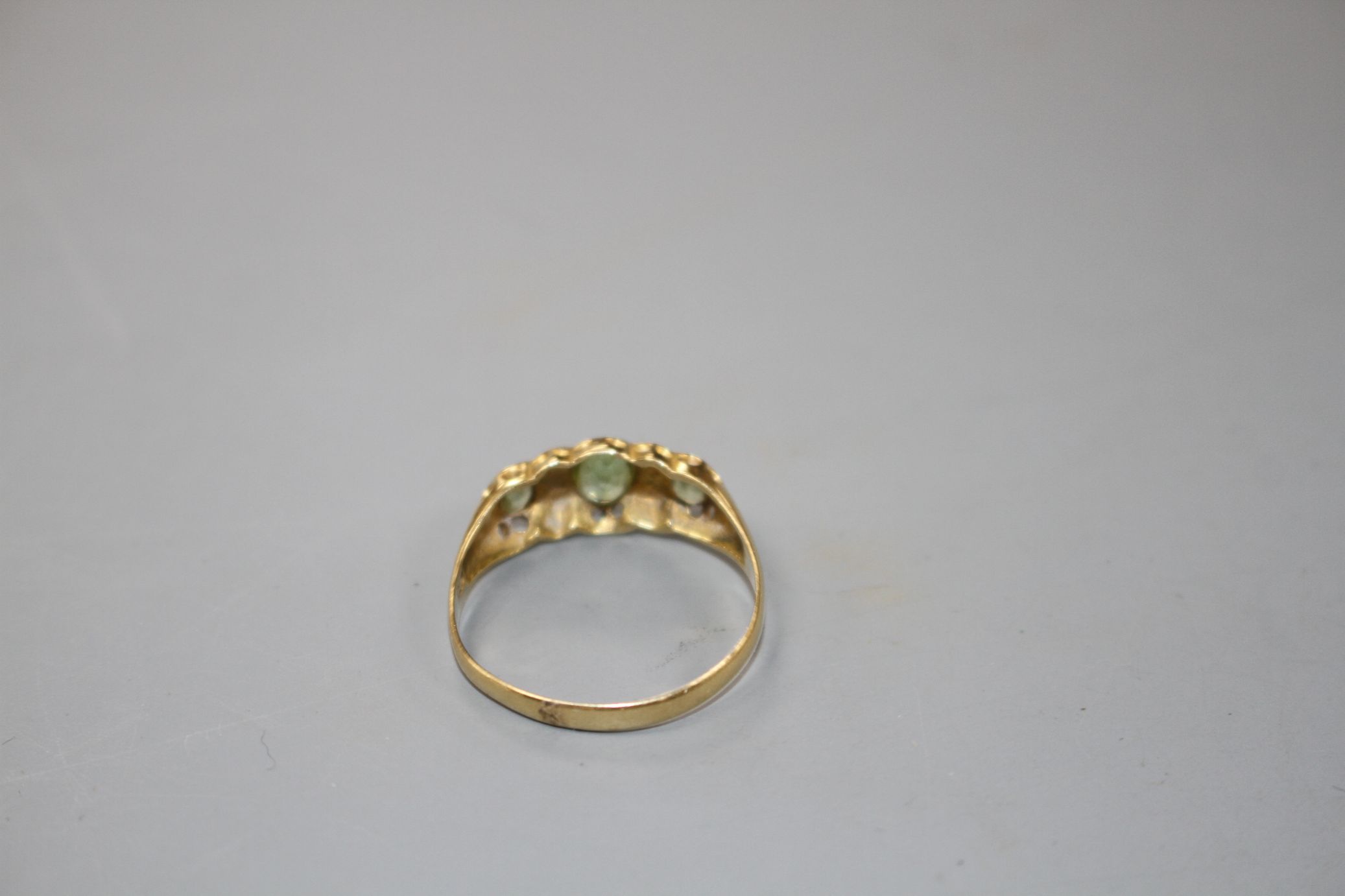 An early 20th century 18ct gold, green tourmaline and diamond chip set half hoop ring, size R, gross - Image 4 of 4