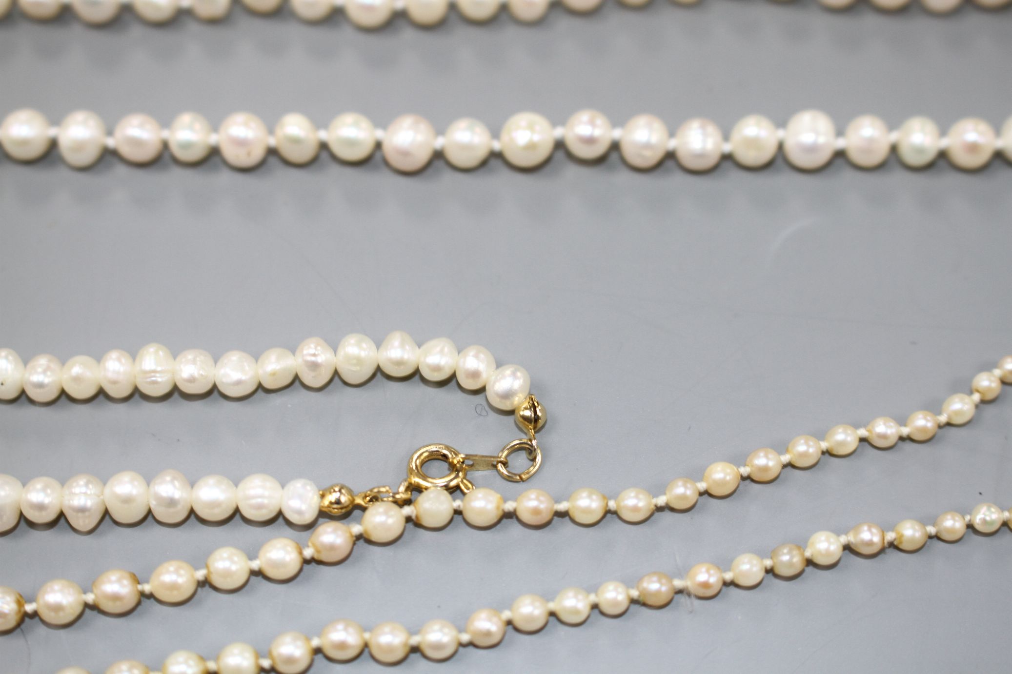 Seven assorted single strand cultured pearl necklaces, three with 925 clasps, two with 935 or 835 - Image 8 of 8