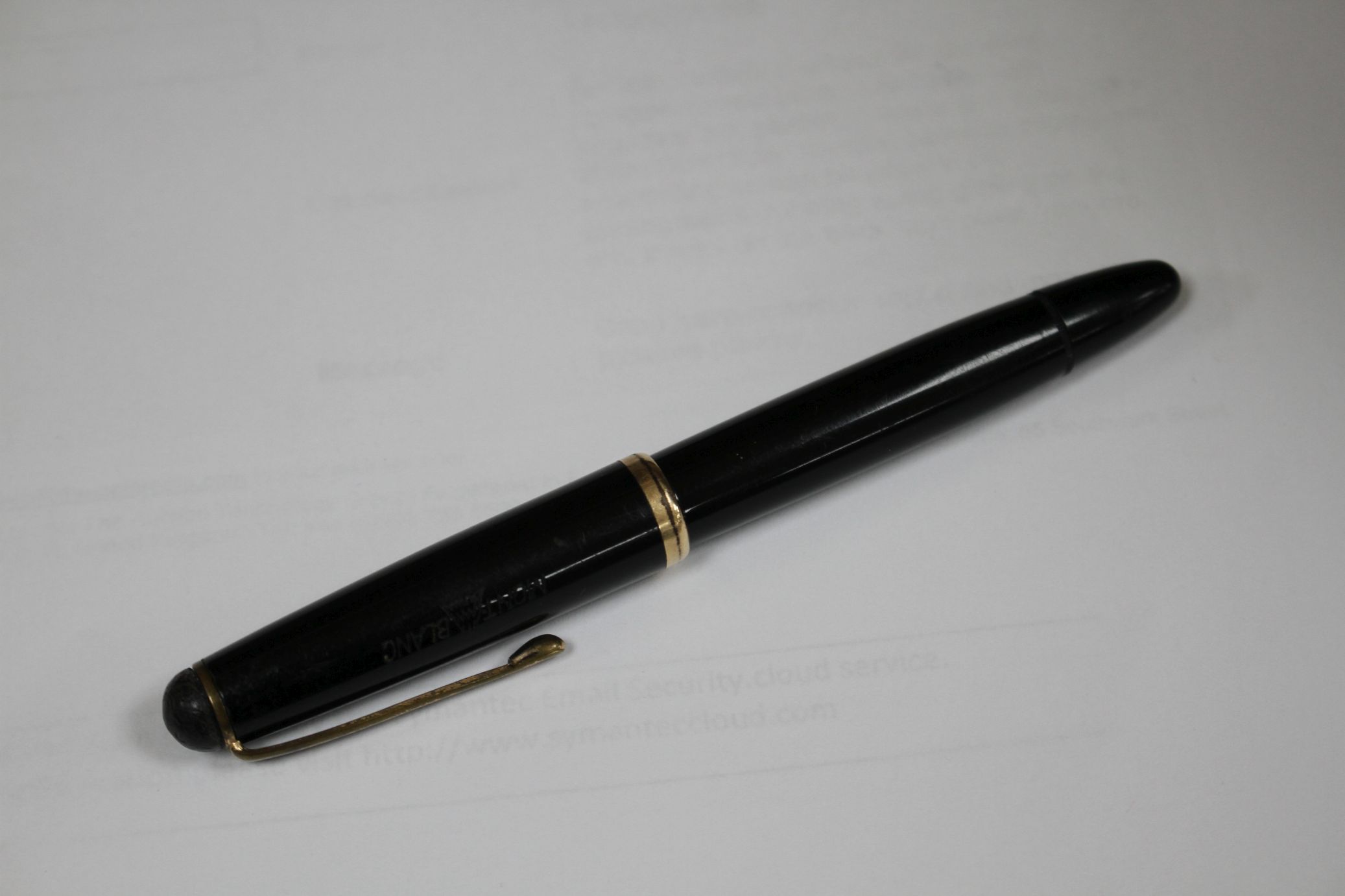 A vintage Mont Blanc fountain pen with no. 2 nib, other fountain, ball point pens and propelling - Image 3 of 8