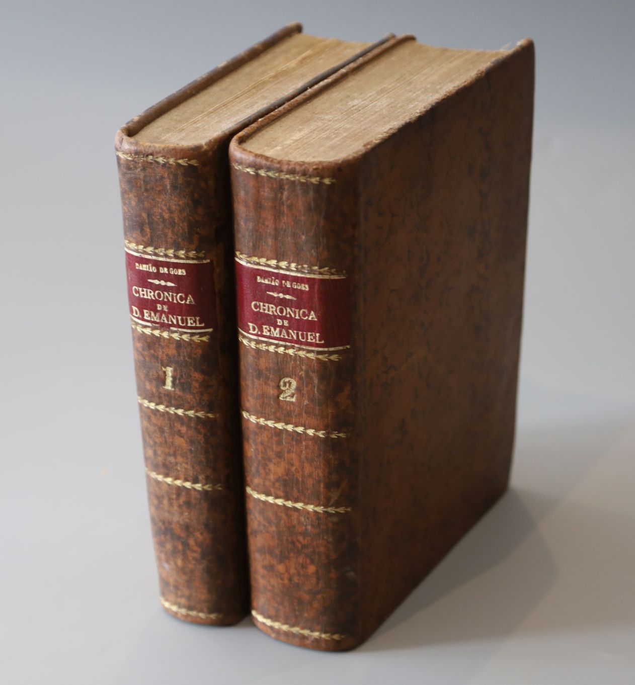 Gois, Damiao de, 1502-1574 - Chronica do serenissimo senhor rei d. Emanuel …. 2 vols, calf, 8vo, - Image 2 of 2