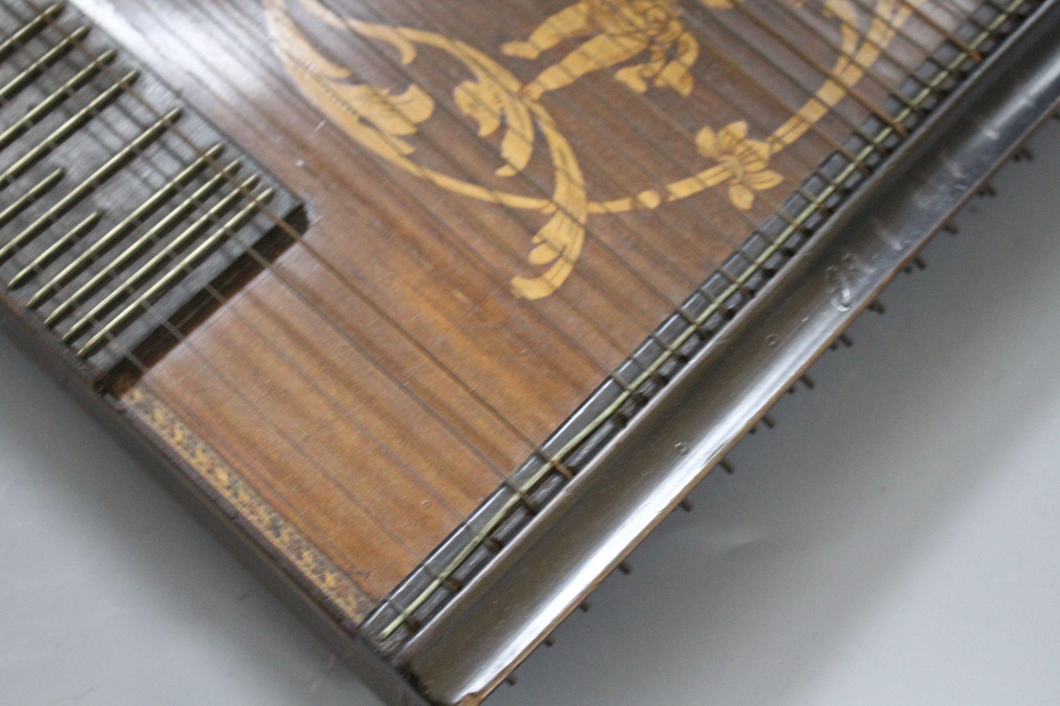 An Otto Pressler zither Condition: Overall looks to be in honest original condition, a little - Image 5 of 11