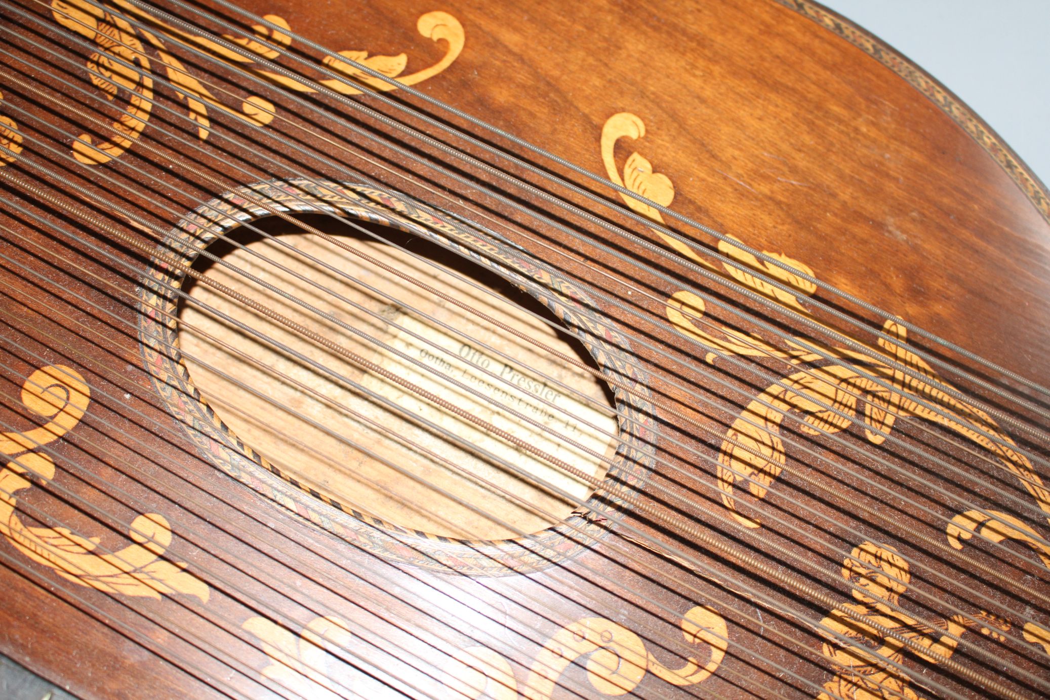 An Otto Pressler zither Condition: Overall looks to be in honest original condition, a little - Image 4 of 11