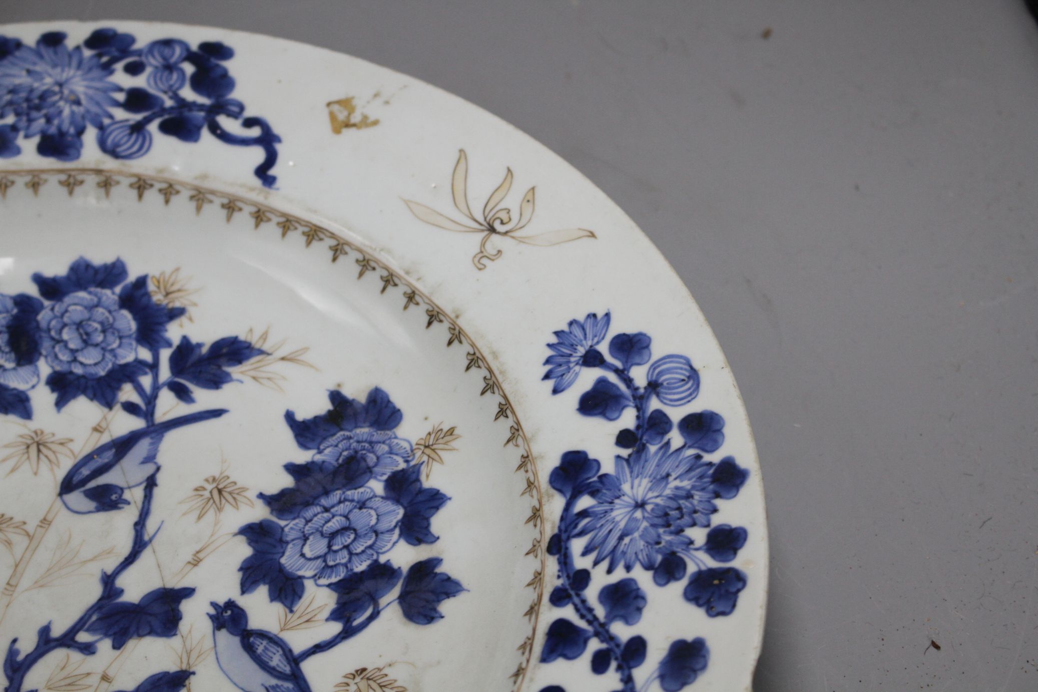 A Chinese grisaille and underglaze blue dish, c.1740, decorated with birds, bamboo, rocks and - Image 6 of 8