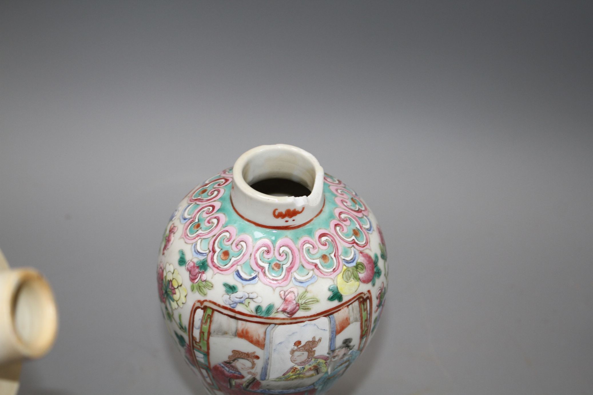 A 19th century Chinese famille rose baluster vase and cover, height 24cm Condition: Top finial - Image 5 of 14