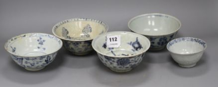 Five Chinese Ming blue and white bowls, 15th-16th century, diameter 15.5cm (1), 15cm (3) and 10cm (