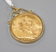 A George V 1913 gold full sovereign, in later 9ct gold pendant mount, gross weight 9.4 grams.