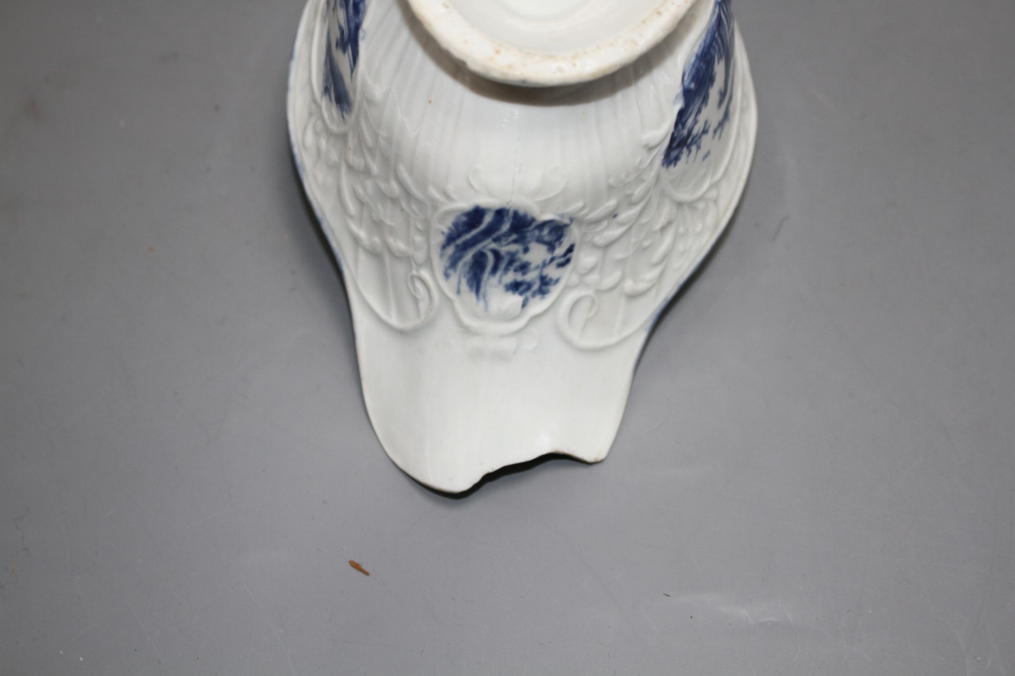 A Lowestoft blue and white sauceboat, c.1770 and two Worcester blue and white sauceboats, c.1758- - Image 3 of 6