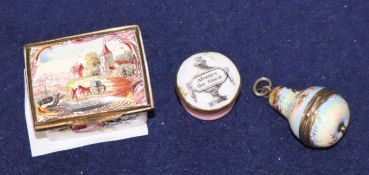 Two English early 19th century patch box and two pill boxes
