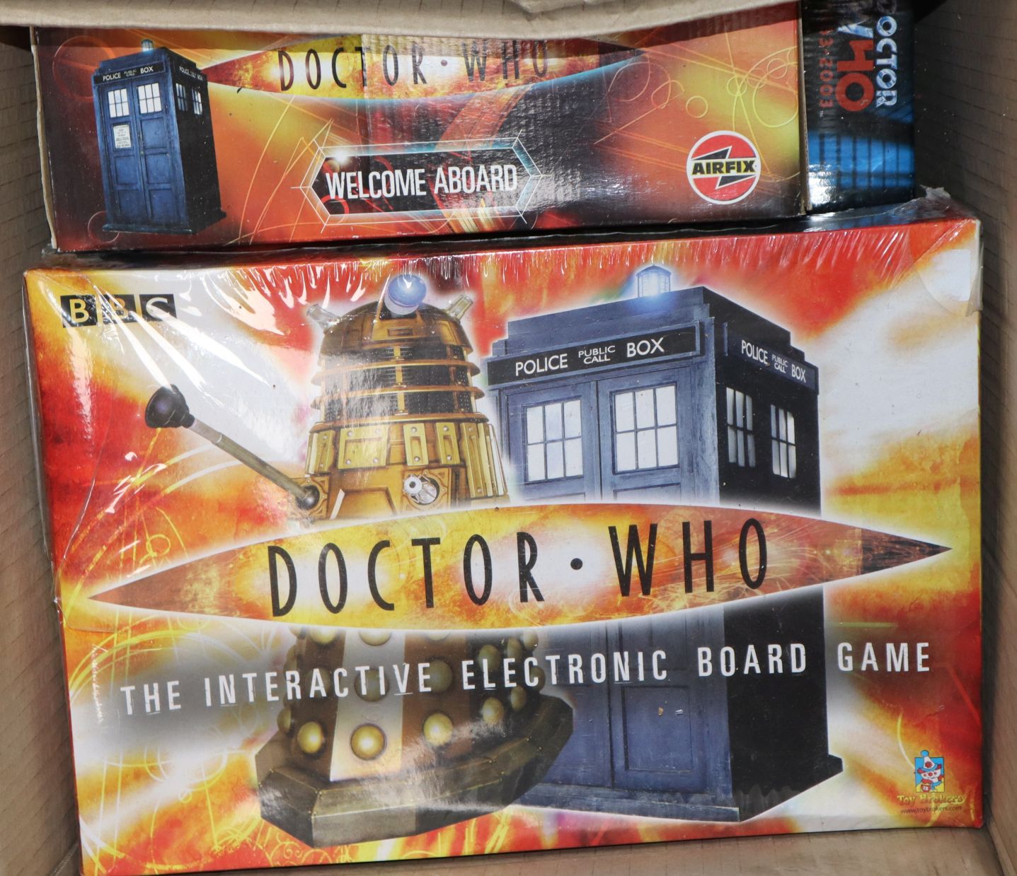 Doctor Who - models and games, Airfix Welcome Aboard kit, Corgi 1963-2003 40th anniversary gift - Image 2 of 2