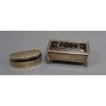 Two early 20th century silver trinket boxes, one with inset tortoiseshell lid, Birmingham, 1911,