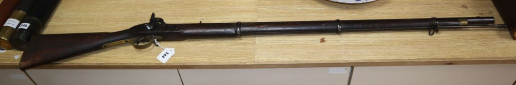 An 1864 Enfield percussion cap musket, length 138cm