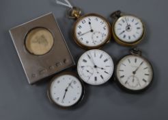 A modern silver mounted quartz desk timepiece and four assorted pocket watches/movements including