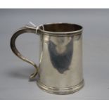 A late Victorian silver mug, with engraved inscription, Lambert & Co, London, 1897, 11cm, 10 oz.