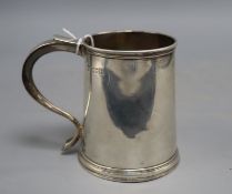 A late Victorian silver mug, with engraved inscription, Lambert & Co, London, 1897, 11cm, 10 oz.