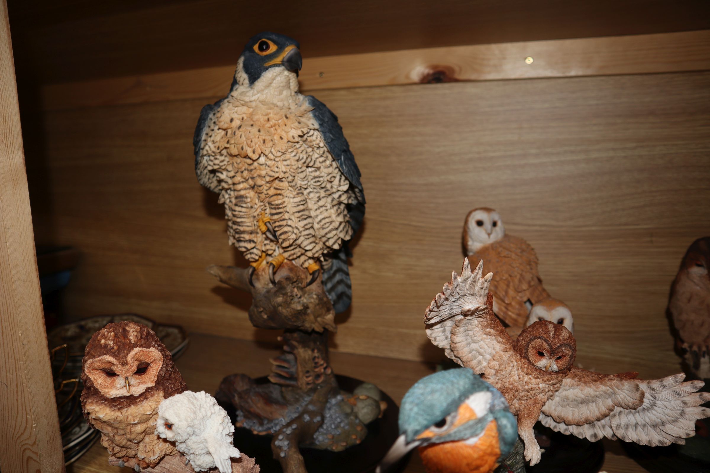 A collection of Country Artists and other resin models of birds and animals, including a large - Image 5 of 6