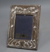 A modern Art Nouveau style silver mounted photograph frame, London, 1979, 20.5cm.