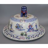 A large Chinese famille rose cover, diameter 41cmCONDITION: Good condition with minor pitting and