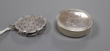 A George III silver oval vinaigrette, Cornelius Bland, London, 1796, 35mm and a later Victorian