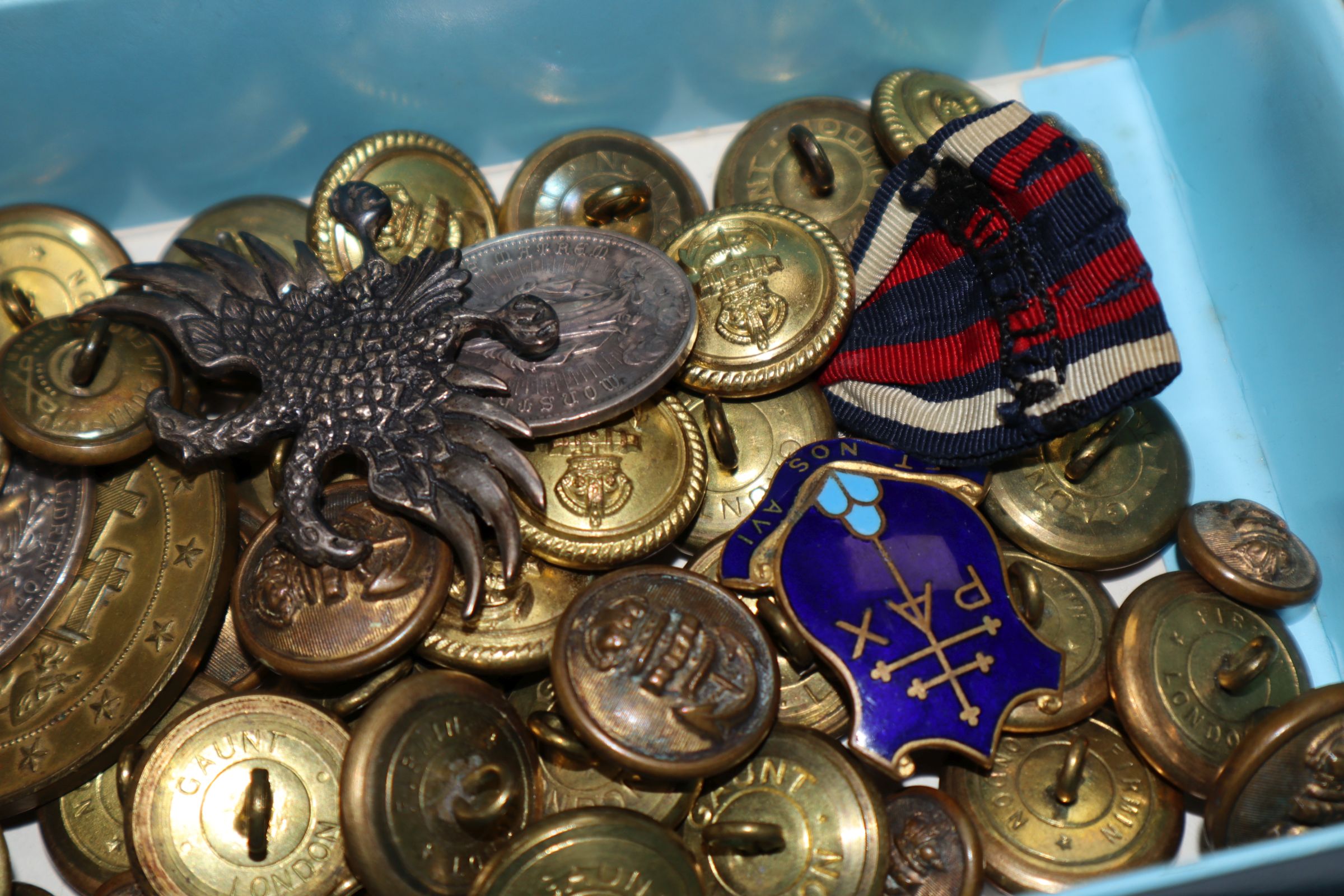 Assorted medallions and military buttons etc. - Image 4 of 12