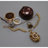 Mixed jewellery including a yellow metal mounted Persian plaque and a costume necklace.