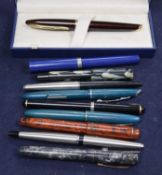 A collection of assorted fountain pens including Waterman (8)