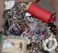 A large quantity of assorted items including mainly costume jewellery.