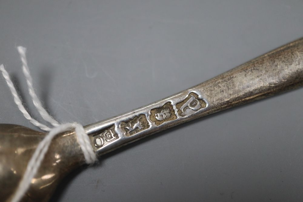 A George II silver marrow scoop, Elisabeth Oldfield, London, 1750, 23.2cm, 57 grams.CONDITION: - Image 2 of 2