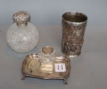 An Edwardian silver inkstand (a.f.), 14.9cm, a plated tumbler and a late Victorian silver mounted