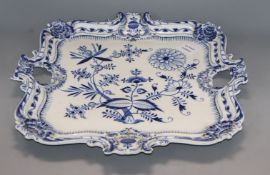 A large Meissen onion pattern square tray, late 19th/early 20th century, 40cm sqCONDITION: There