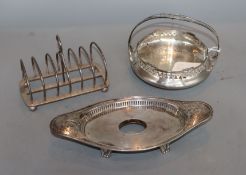 A George V silver basket, with fixed handle (lacking liner?), Walker & Hall, Sheffield, 1921, height