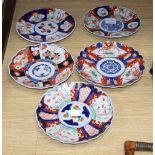 Five Japanese Imari dishes, diameter 22cm