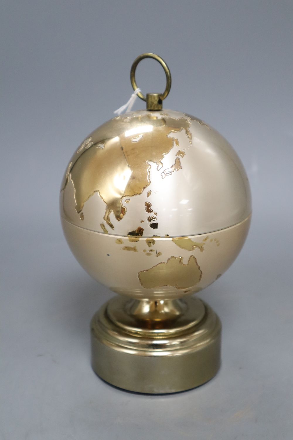 A novelty gilt metal globe musical cigarette holder, height 18cm - Image 2 of 2