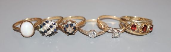 Five assorted modern 9ct gold and gem or paste set dress rings and one other ring, 9ct gross 10