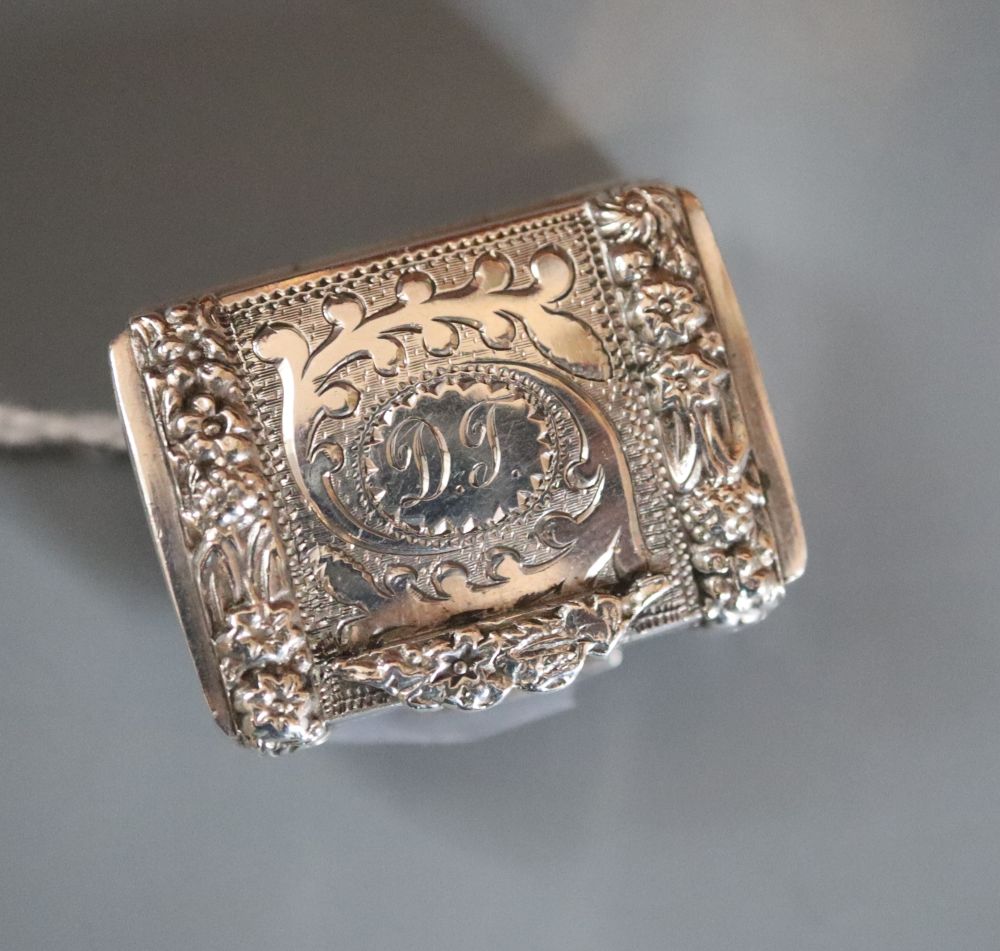 A late George III silver vinaigrette with foliate decoration, John Bettridge, Birmingham, 1819,