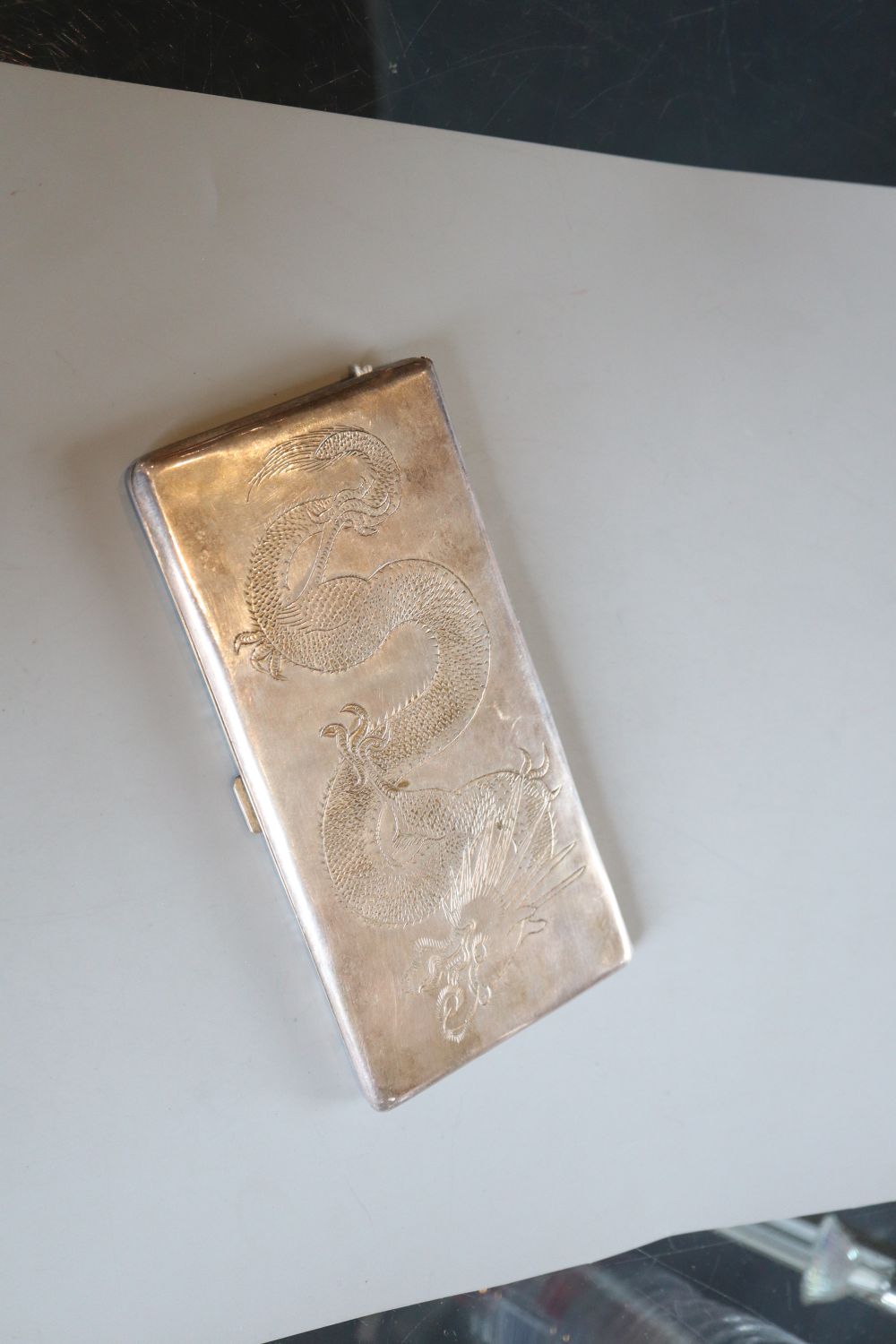 A Chinese plated dragon cigarette case - Image 2 of 2