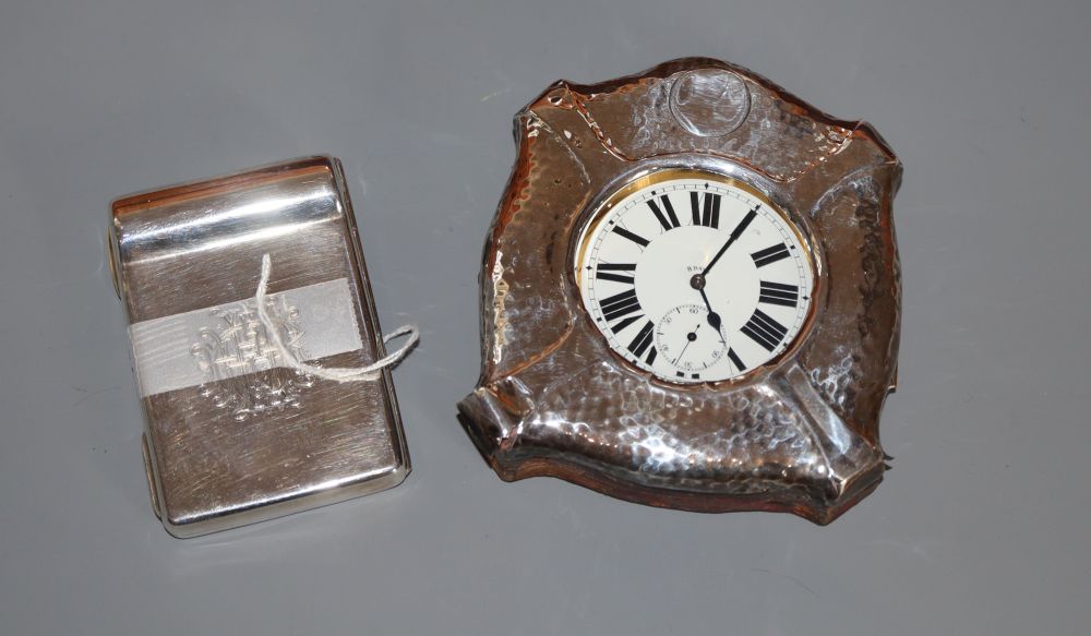 An Edwardian silver cigarette case with patent pipe filler, Birmingham, 1909, 9cm and a silver
