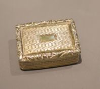 A George III silver gilt vinaigrette, William Simpson, Birmingham, 1826, 28mm.CONDITION: Visibel