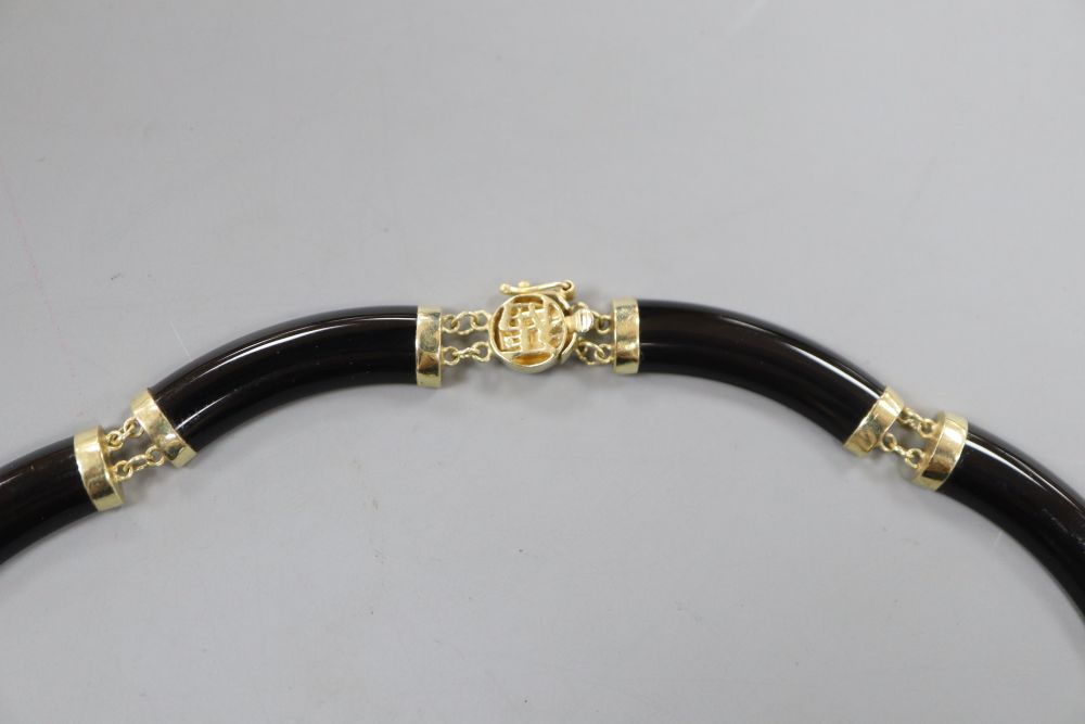 A stylish 9k and curved black onyx link necklace, approx. 40cm, gross 20 grams. - Image 2 of 2