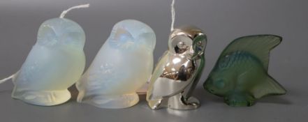 Two Lalique opalescent glass owls, H 5.5cm, a Lalique green glass fish and a Christofle small plated