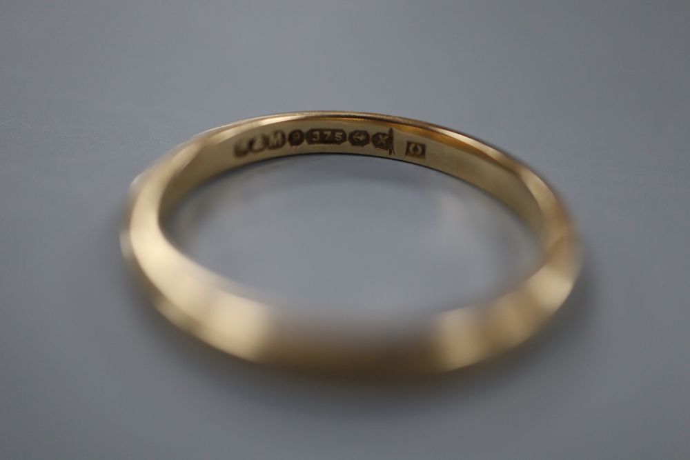 A 9ct gold wedding ring, size O/P, 2.1 grams. - Image 5 of 5