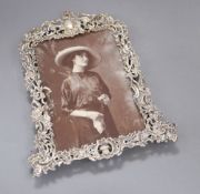A late Victorian pierced silver photograph frame, by Goldsmiths & Silversmiths Co Ltd, London, 1894,