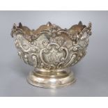 An Edwardian demi fluted embossed silver rose bowl, by Nathan & Hayes, Chester, 1904, diameter 17.