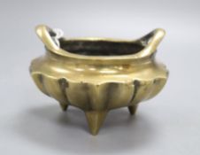 A Chinese bronze tripod censer, height 9cm