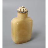 A Chinese hardstone snuff bottle, with carved ivory stopper set with a pearl, height 6.5cm