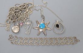 Mixed white metal jewellery including a pierced openwork necklace, ropetwist chain etc.