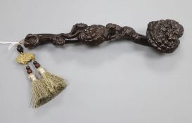 A Chinese wood ruyi sceptre, length 26cm